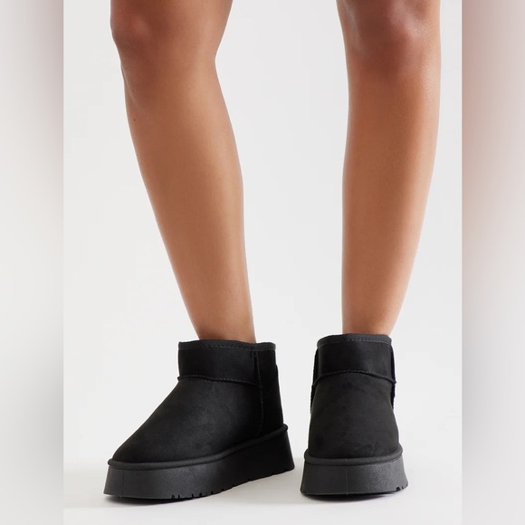 Wild Diva Black Platform Ankle Boots/Booties | NEW/NIB!!🖤🖤 - Picture 2 of 9